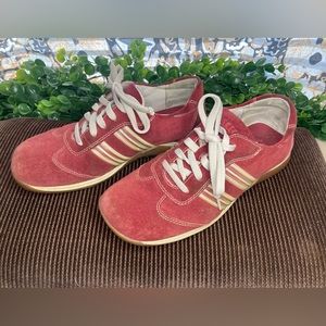 Vintage ladies red Skechers size 7.5
